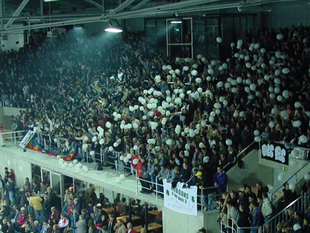 12_volles haus